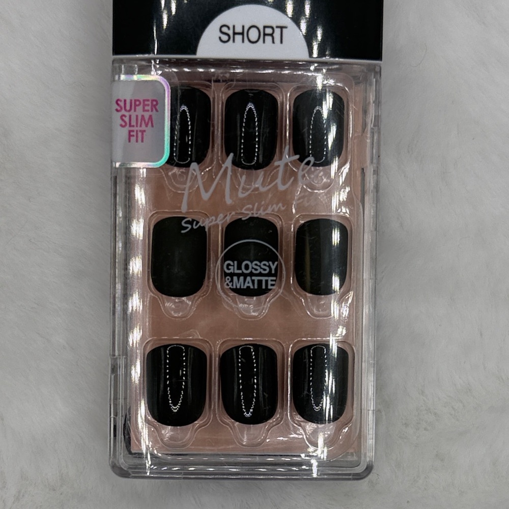 Dashing Diva Magic Press Tone Up Nails (Juniper Khaki) Short Super Slim Press-On - Picture 2 of 4
